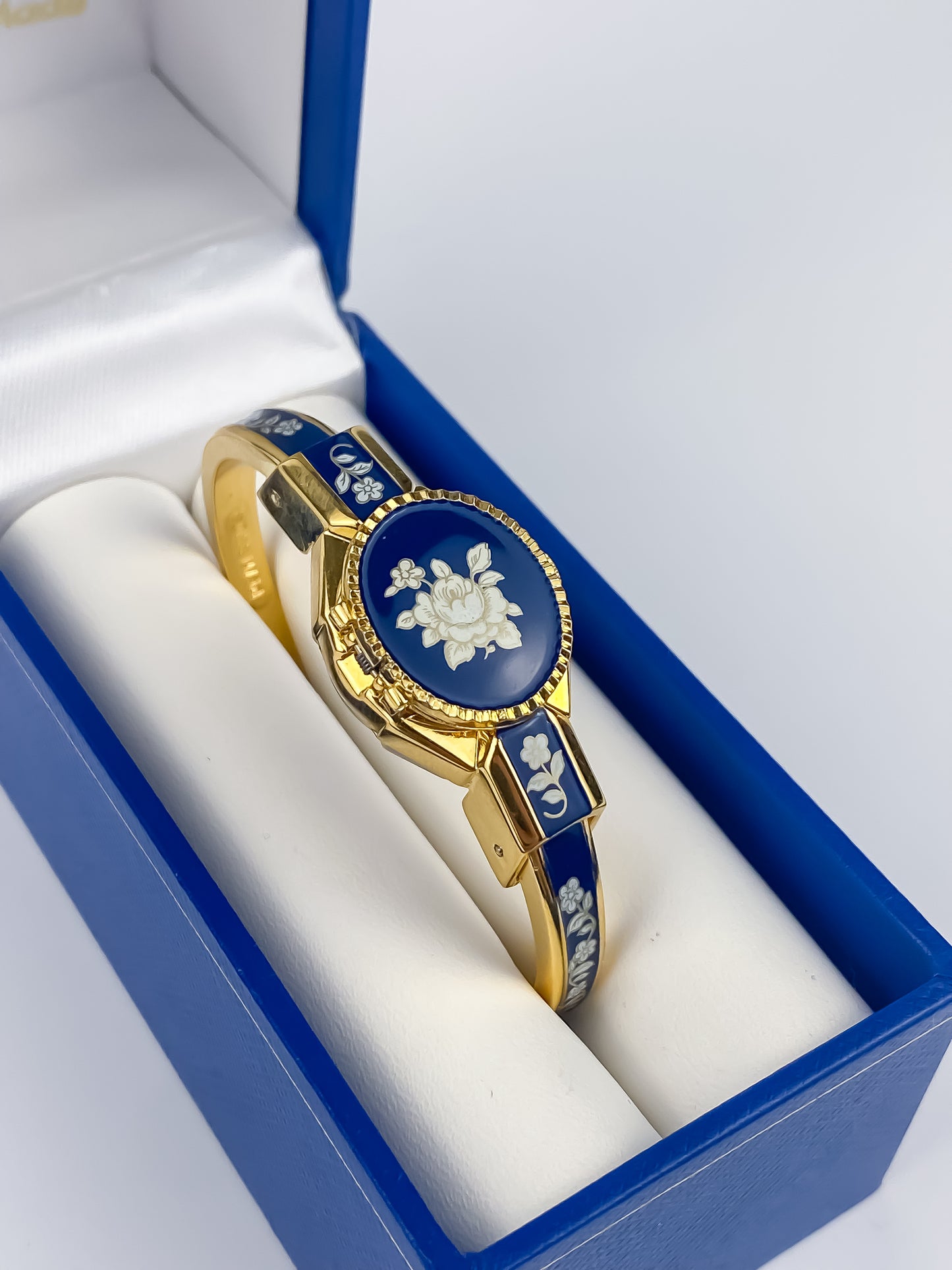 André Mouche Vintage Watch Peek a Boo Beige Blue