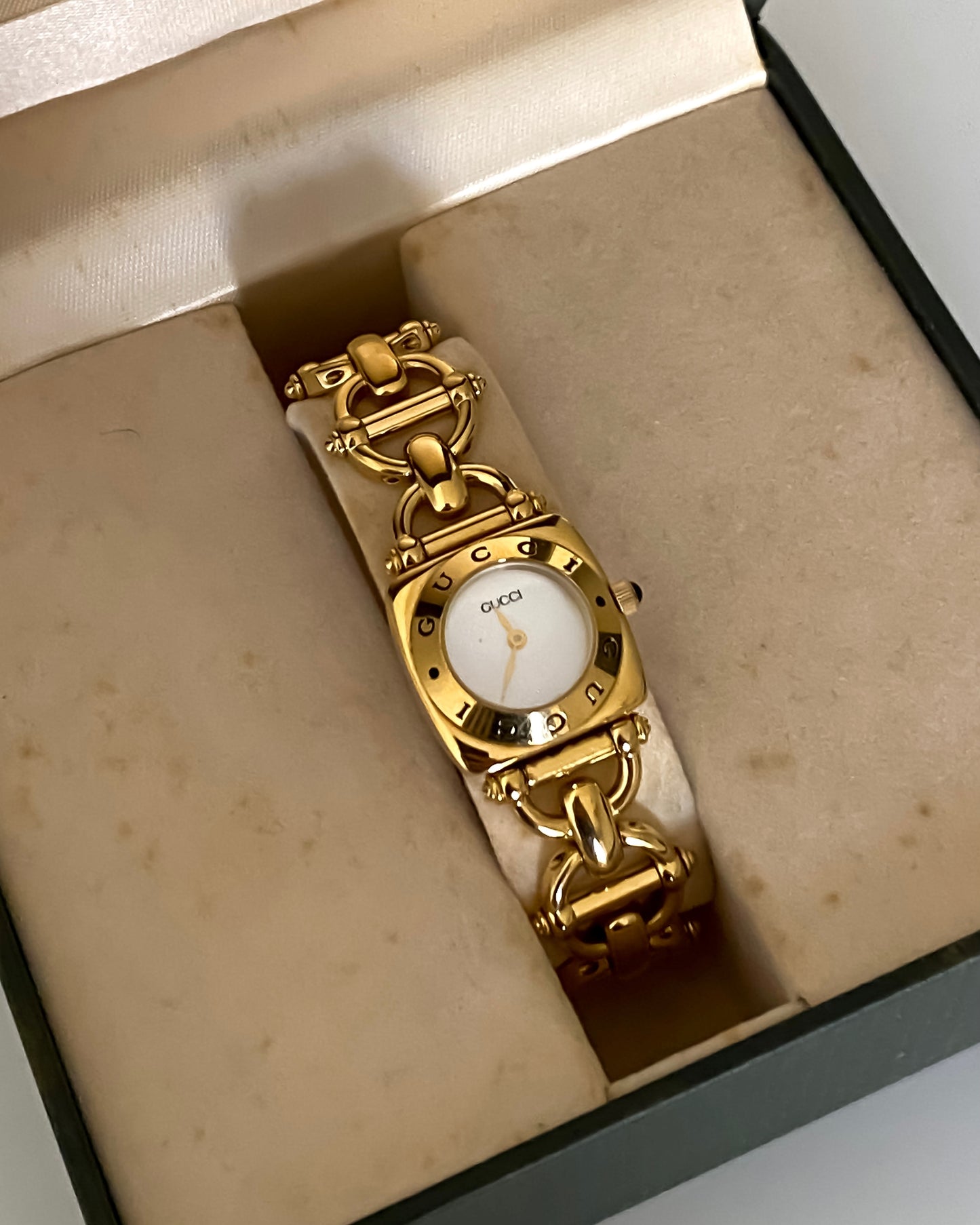 Gucci Vintage Watch Gold 6400L Shell Dial Horsebit Links