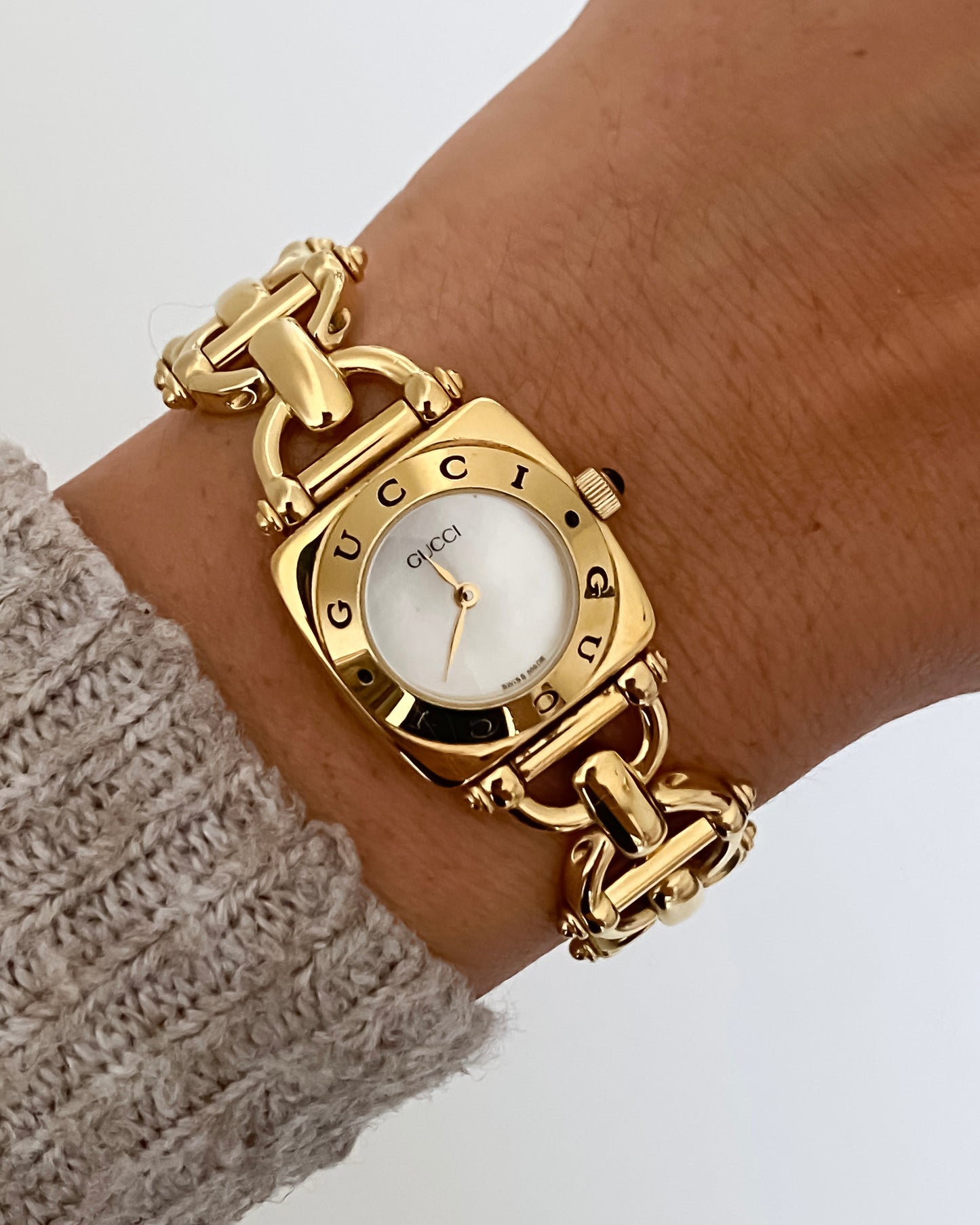 Gucci Vintage Watch Gold 6400L Shell Dial Horsebit Links
