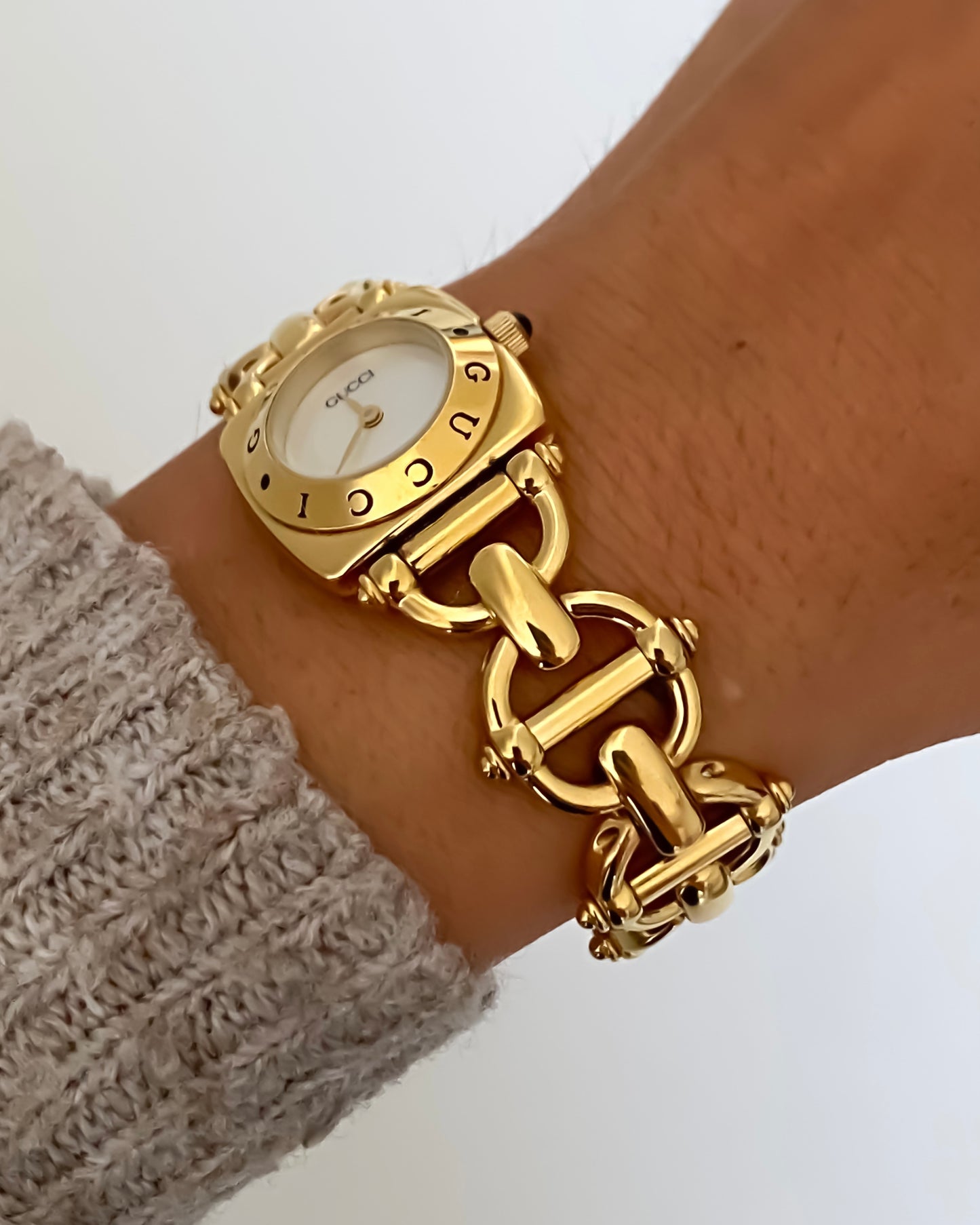 Gucci Vintage Watch Gold 6400L Shell Dial Horsebit Links