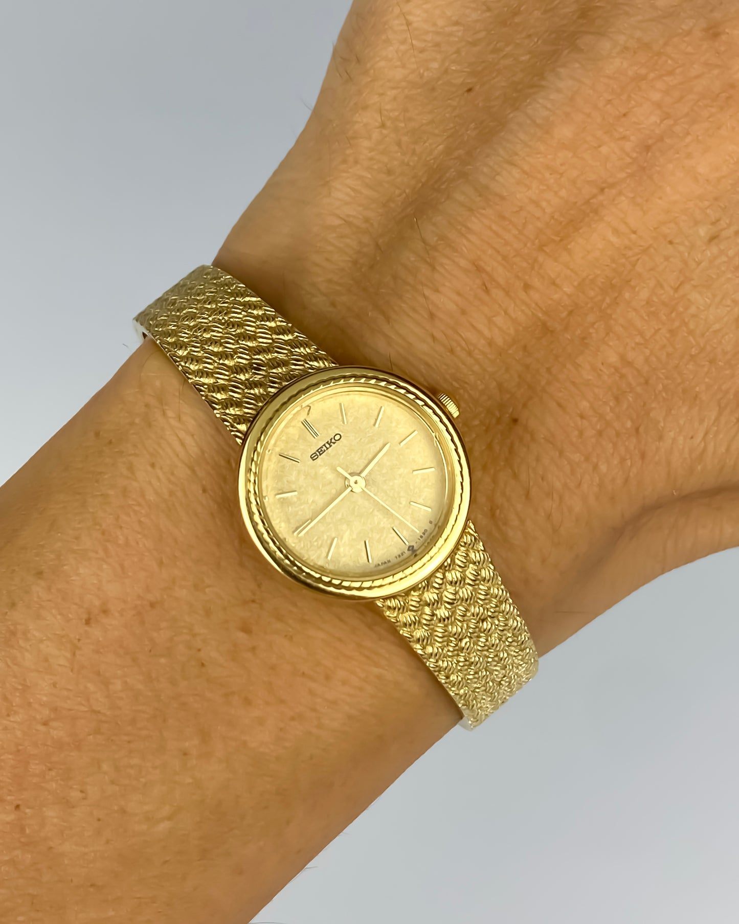 Seiko Vintage Watch Gold Round