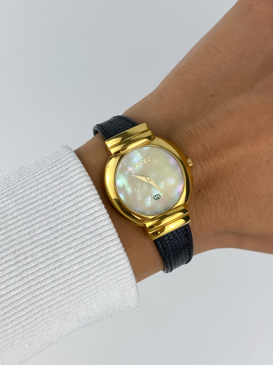 Rare Gucci Black Leather Gold Vintage Watch 1990 Mother of a Pearl Dial