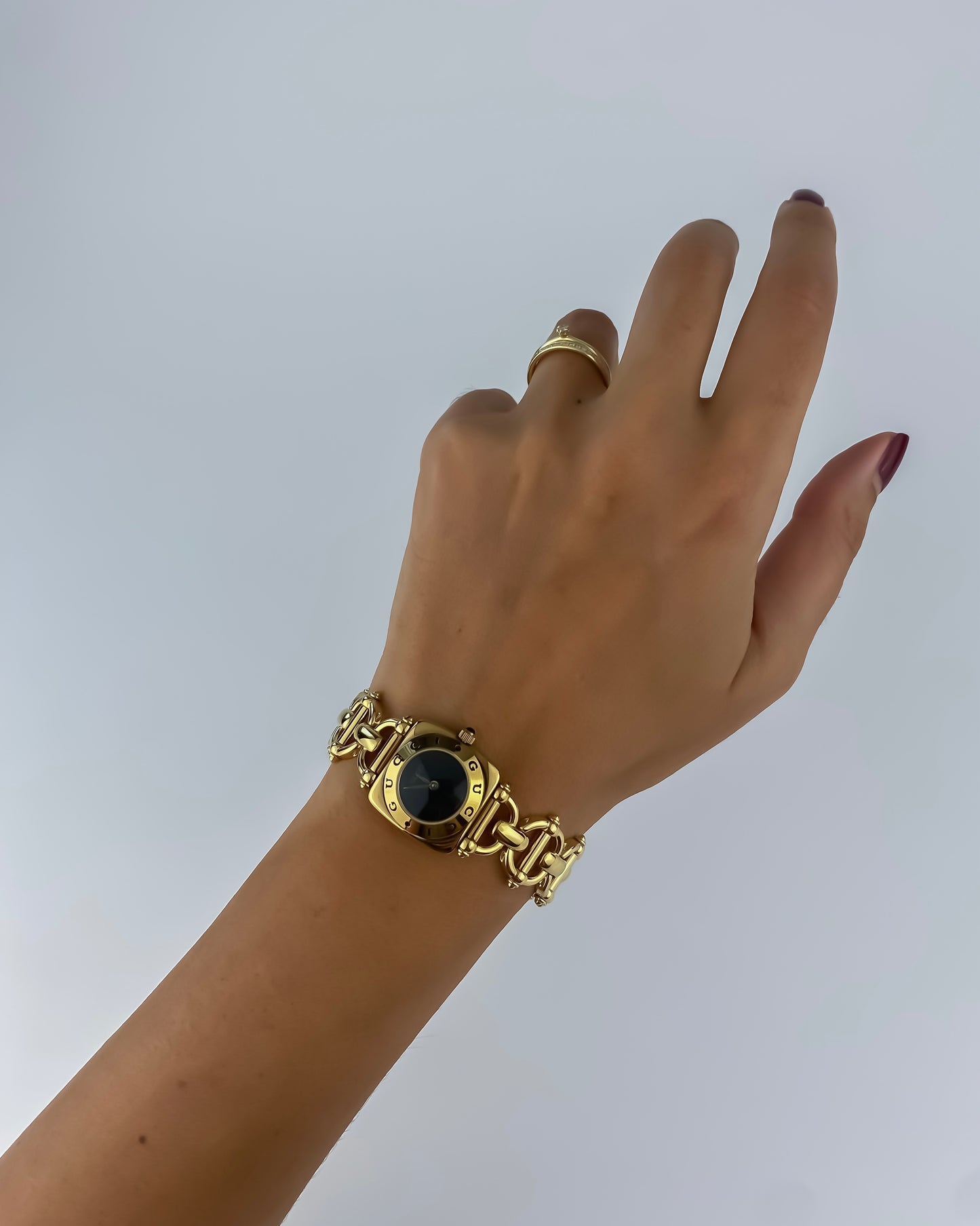 Gucci Vintage Watch Gold 6400L Black Dial Horsebit Links