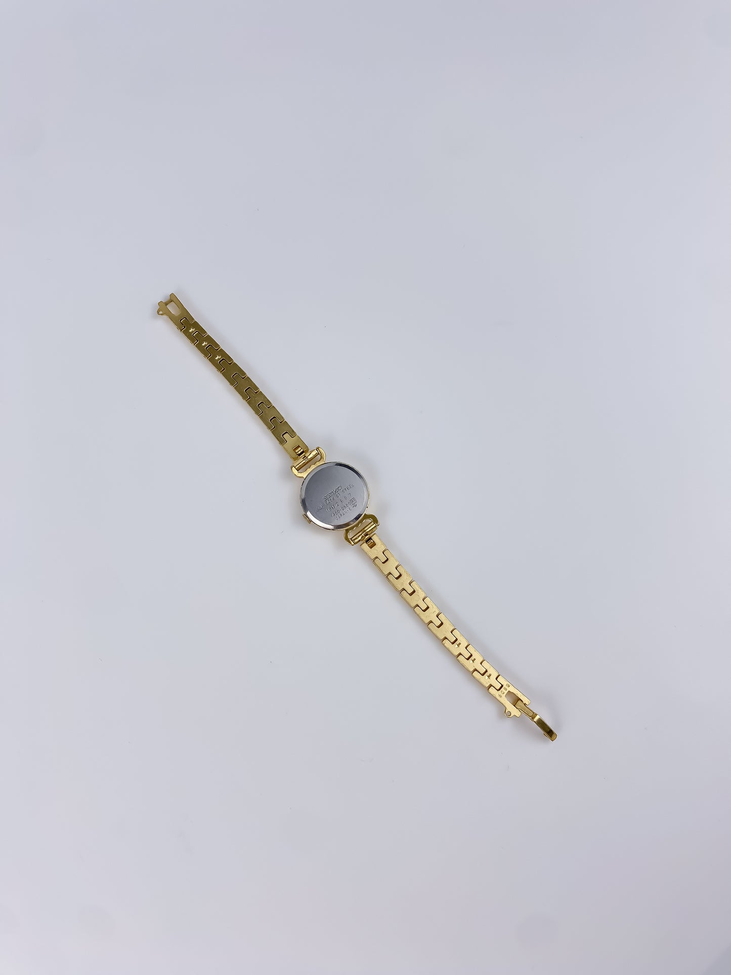Seiko Vintage Thin Gold Watch Cocktail 80s Bracelet Round Dial