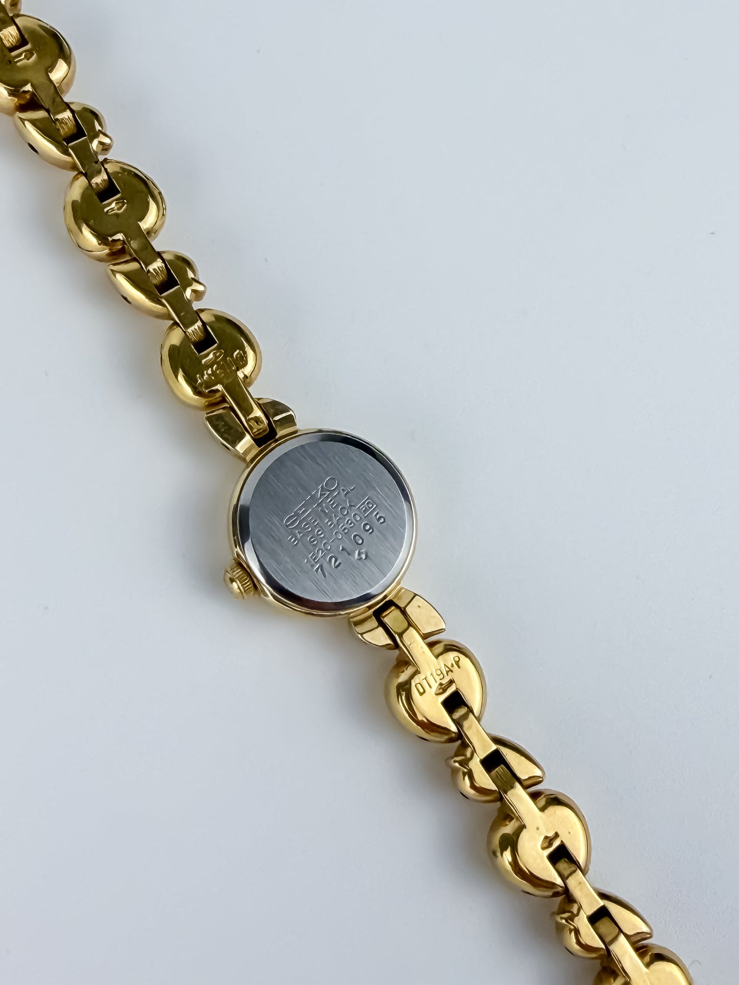 Very Rare Seiko Jewelry Vintage Watch Gold Plated Apple and Leaves