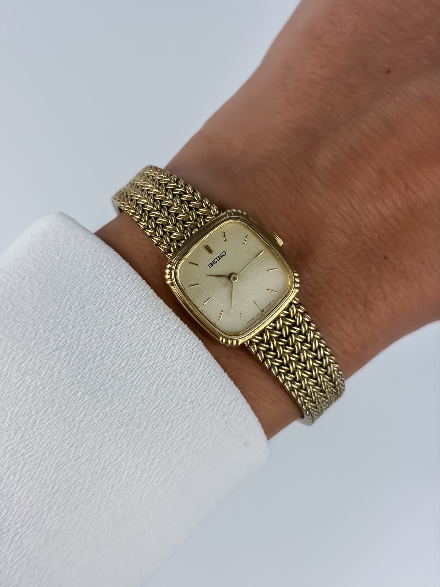 Seiko Gold Cocktail Vintage Watch Cushion Case Milanese Bracelet