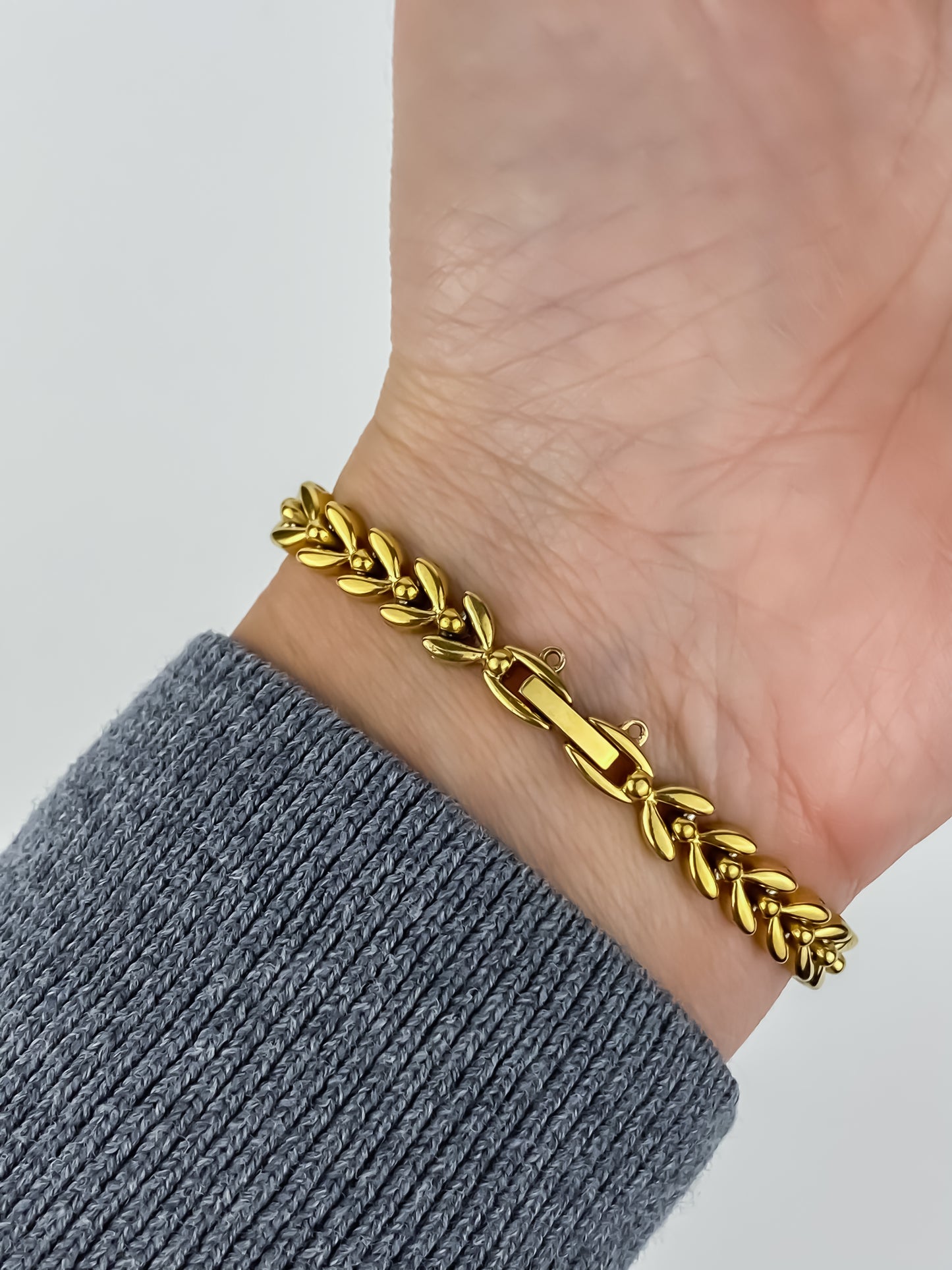 Rare Seiko Vintage Watch Rubies and Gold Plated Bracelet