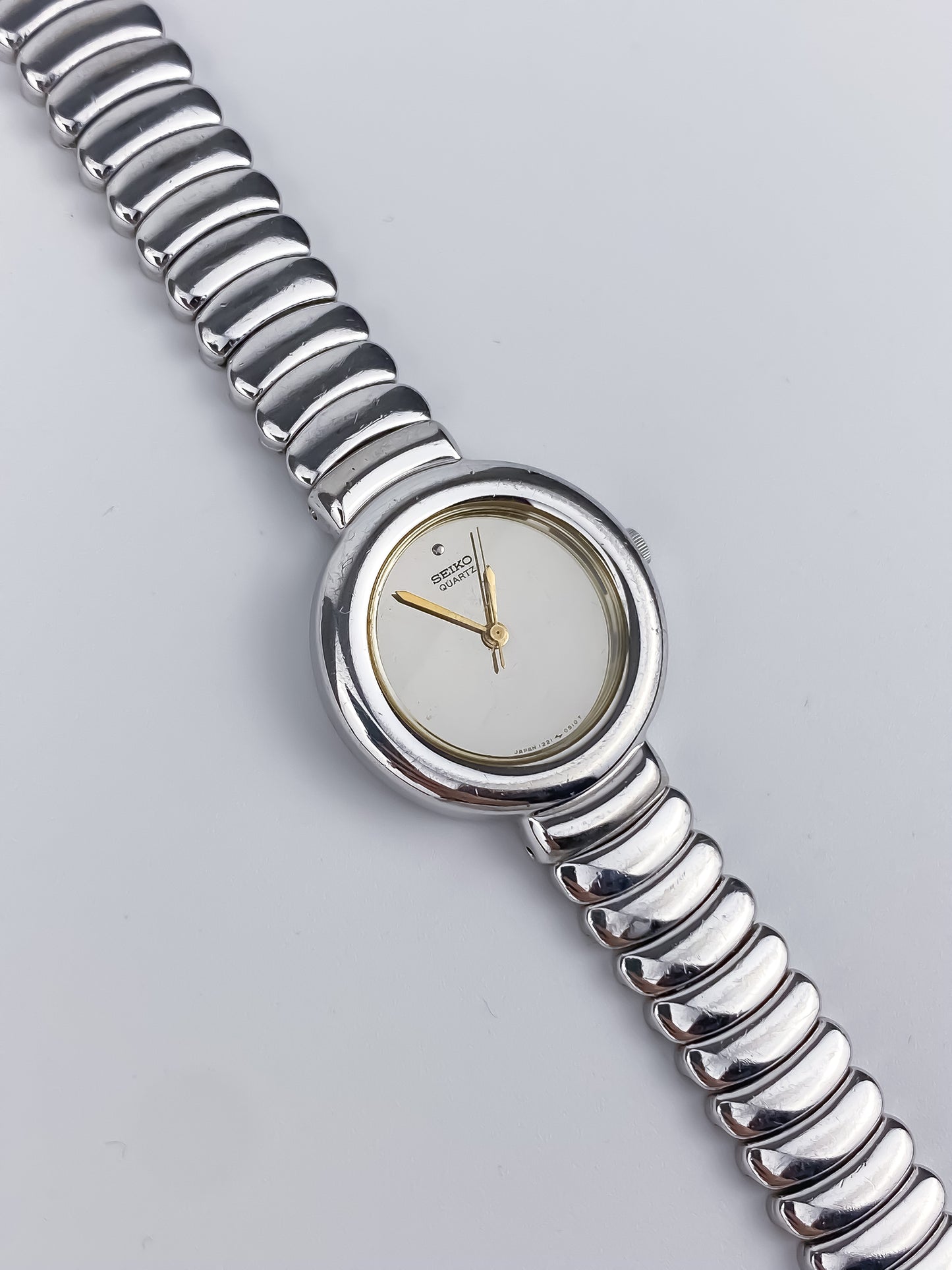 Seiko Vintage Silver Watch Articulated Bracelet Round Dial