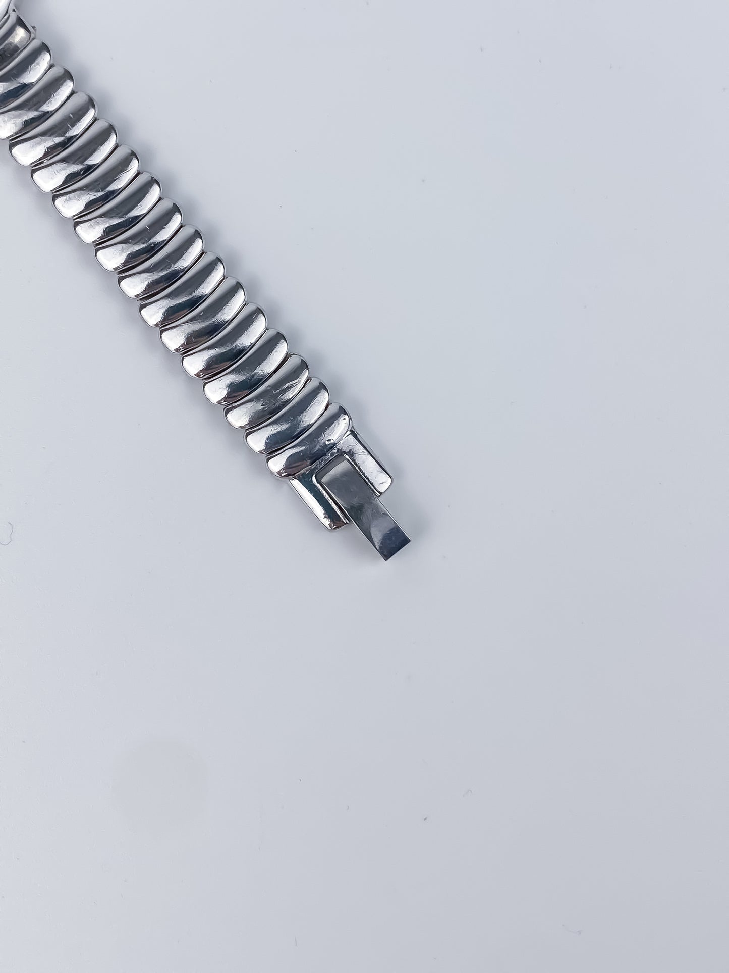 Seiko Vintage Silver Watch Articulated Bracelet Round Dial