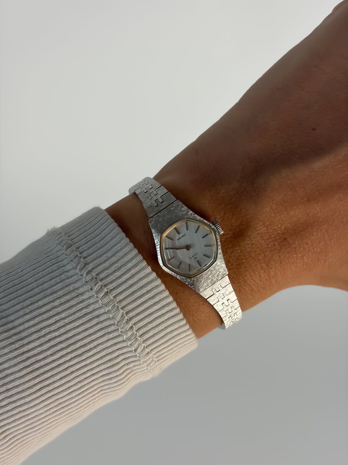 Vintage Seiko 21 Jewels Silver Frosted Hexagonal Watch
