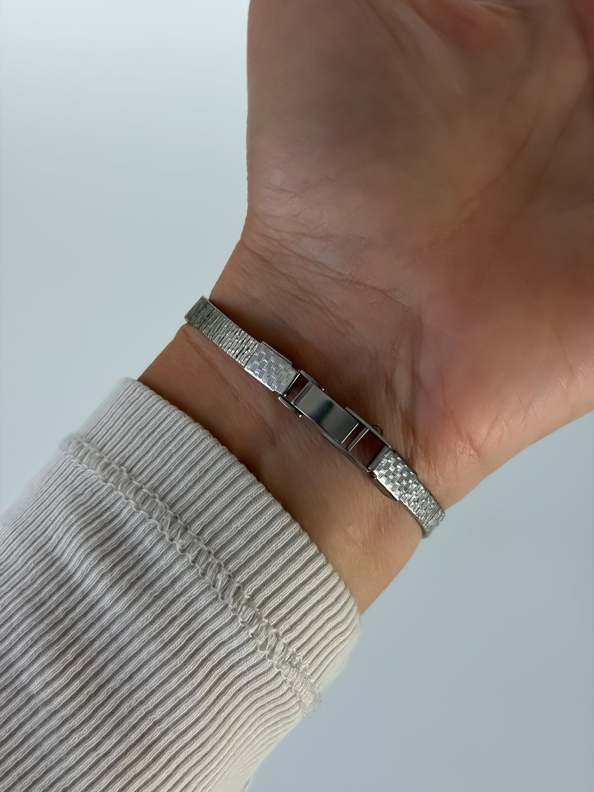 Vintage Seiko 21 Jewels Silver Frosted Cut Glass Watch