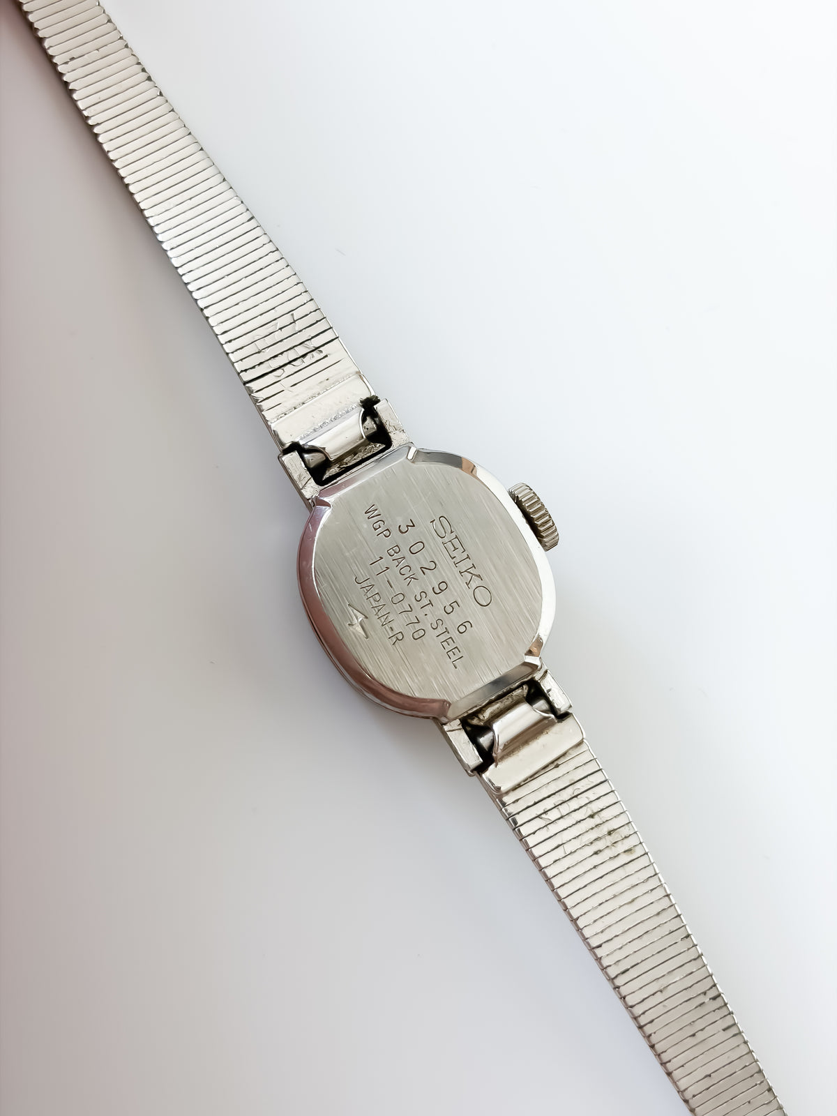 Vintage Seiko 21 Jewels Silver Frosted Cut Glass Watch