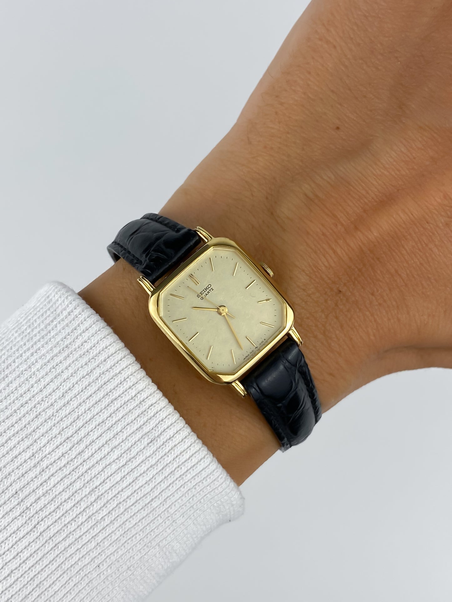 Seiko Black Leather Gold Vintage Watch 1990 Square Dial