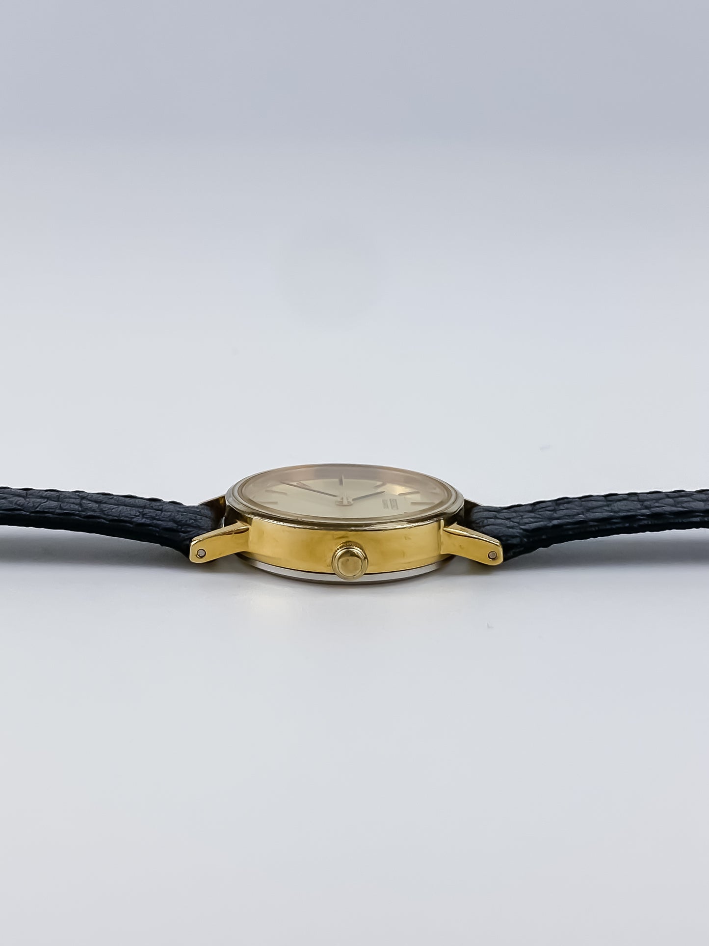 Seiko Black Leather Gold Vintage Watch 1990 Round Dial