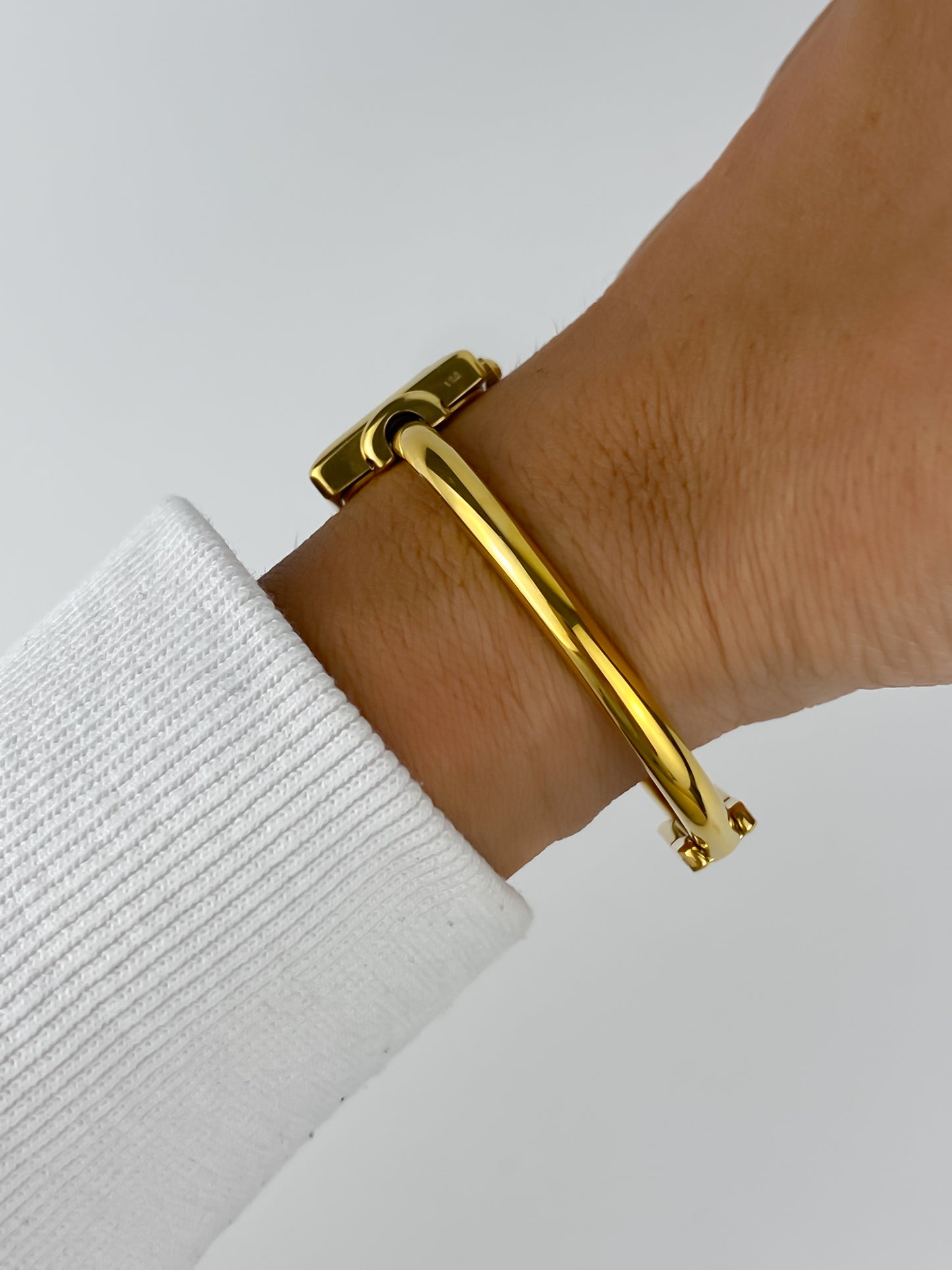 Gucci Vintage Gold Bangle Watch Cocktail Y2K Square Dial