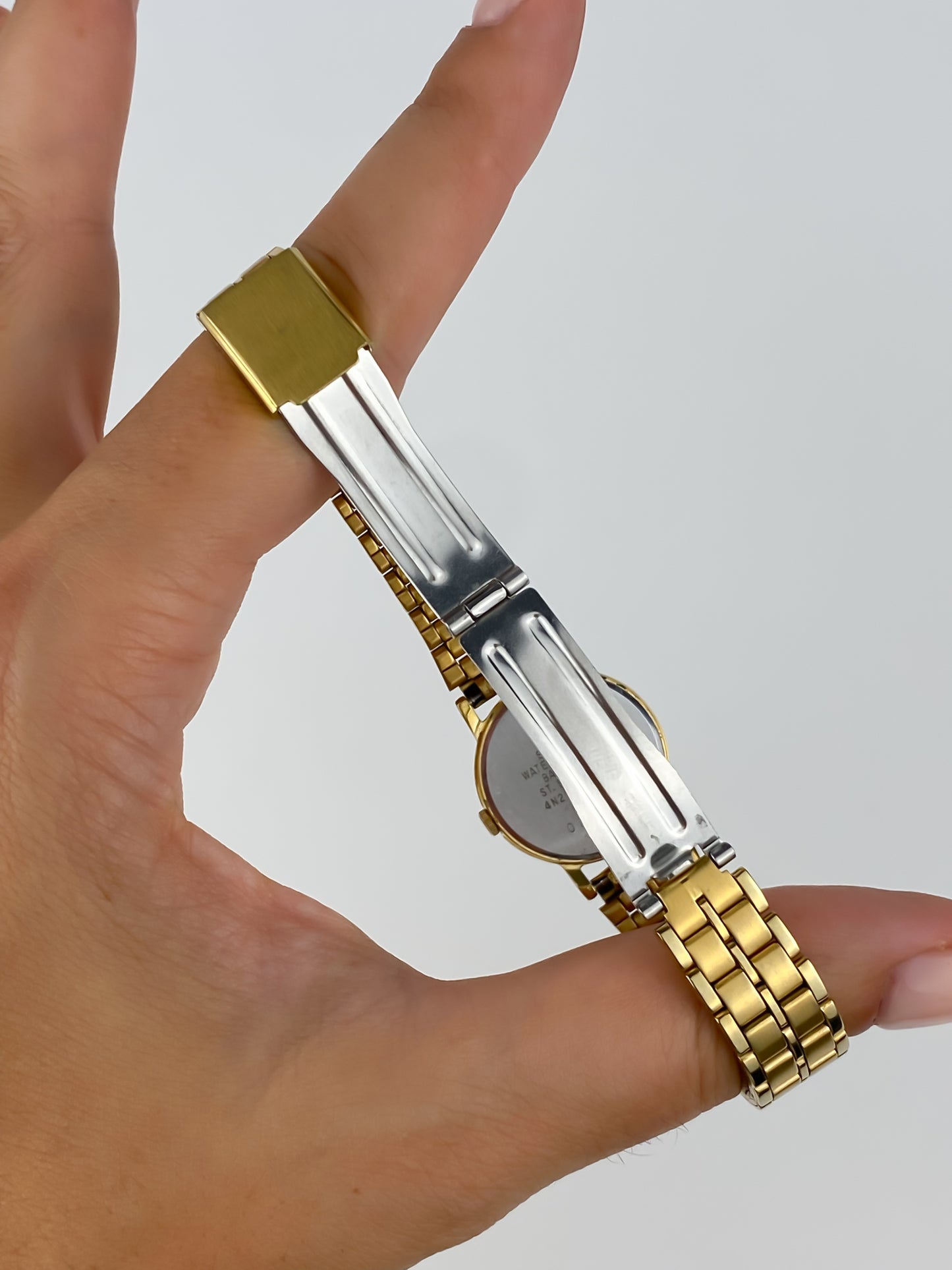 Seiko Vintage Gold Watch Cocktail 80s Bracelet Round Dial