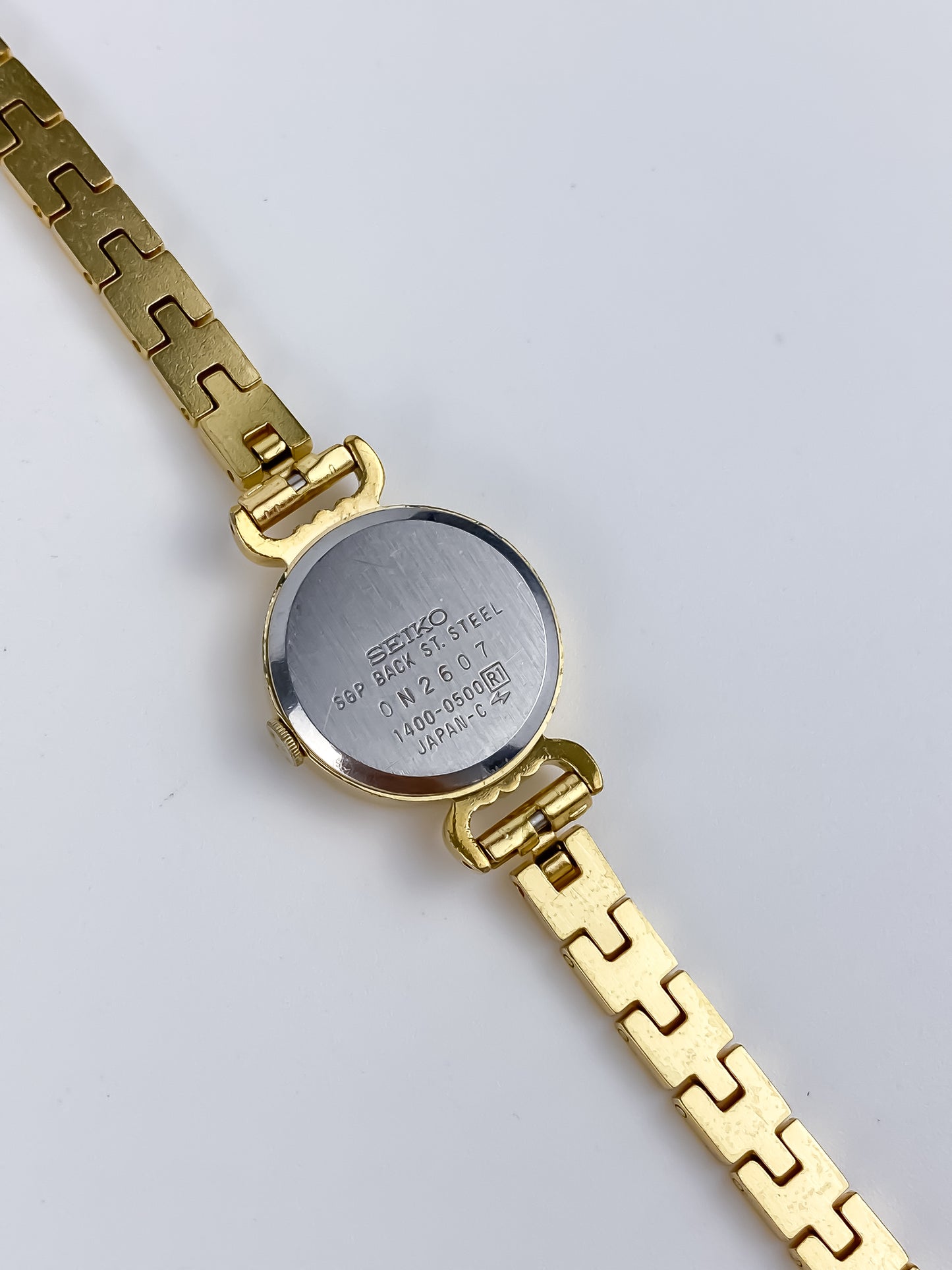 Seiko Vintage Thin Gold Watch Cocktail 80s Bracelet Round Dial