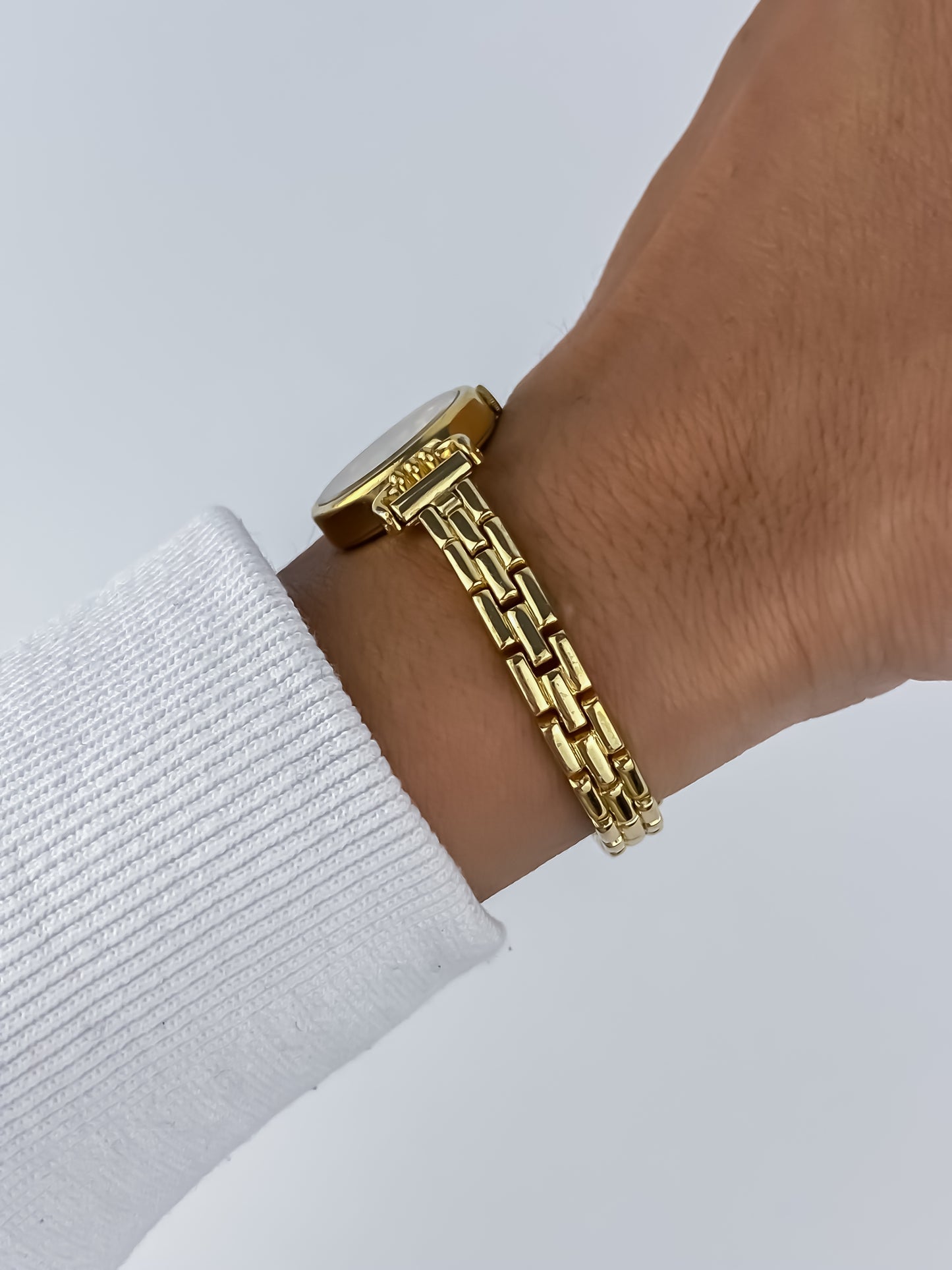 Seiko Vintage Thin Gold Watch Cocktail 80s Bracelet Round Dial