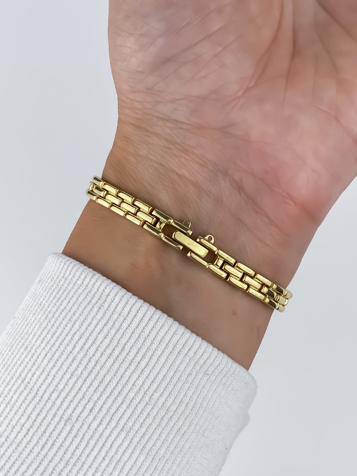 Seiko Vintage Thin Gold Watch Cocktail 80s Bracelet Round Dial