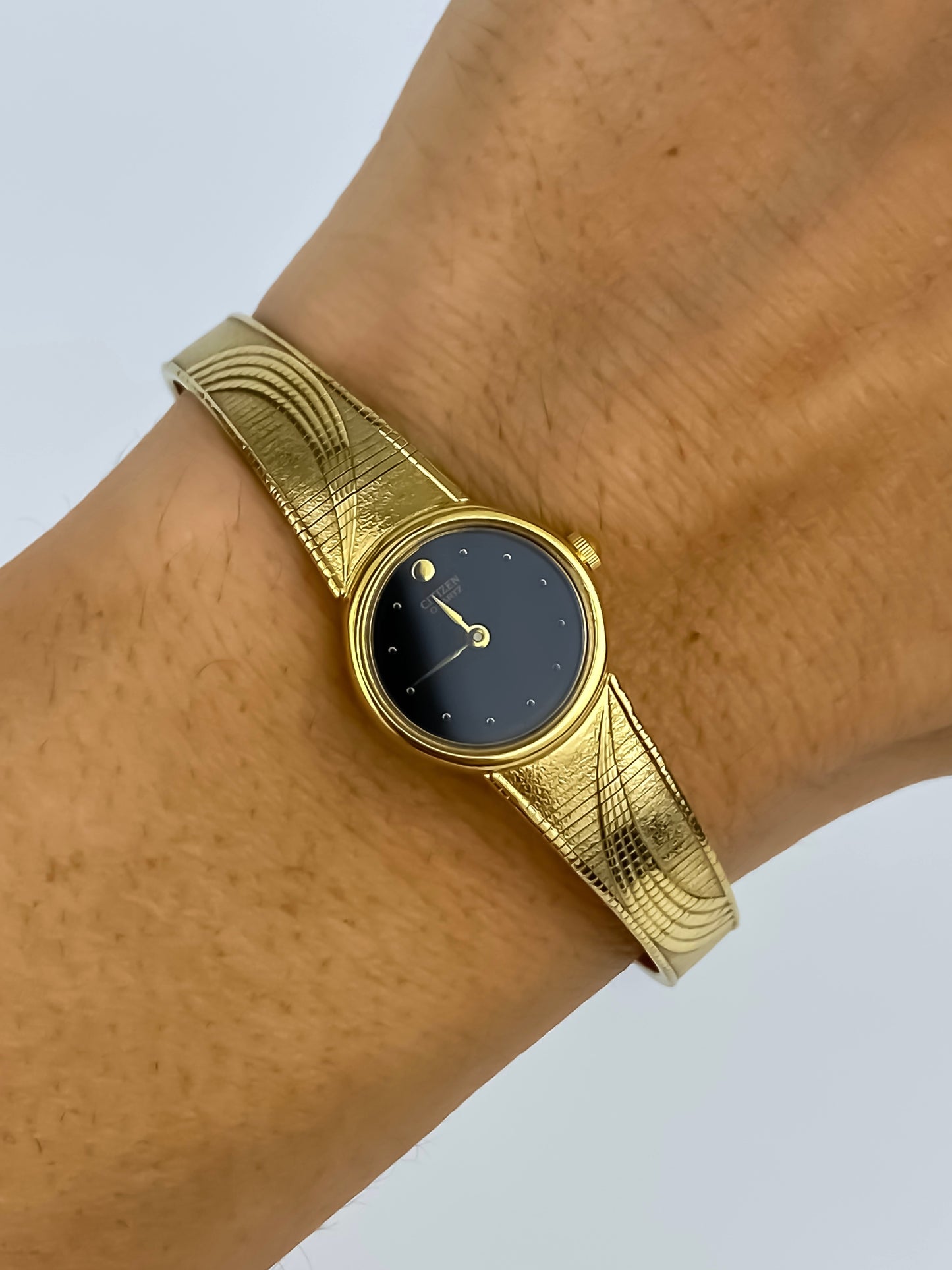 Citizen Vintage Watch Gold Plated Wave Guilloché Bracelet